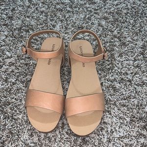 Brand new Lucky Brand tan shoes girl shoe